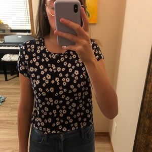 Aero barely cropped navy shirt with white daisies
